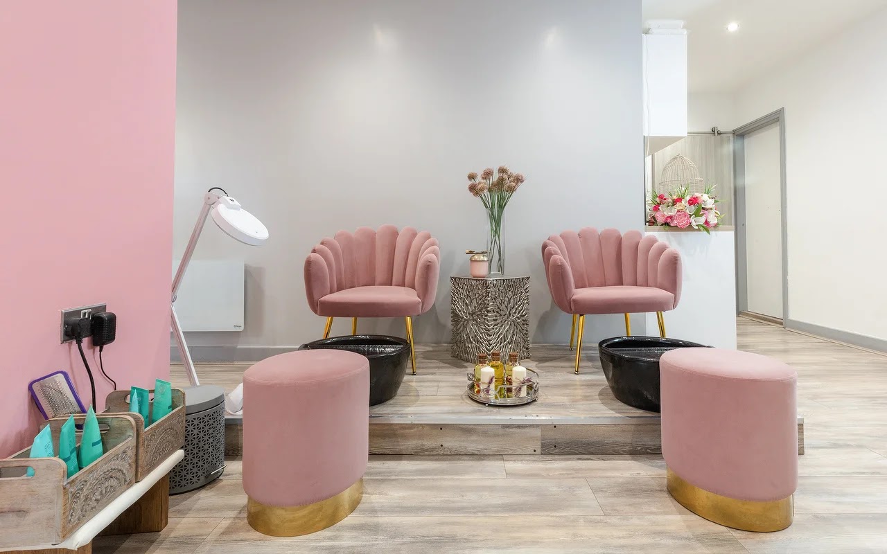 La Femme Hair & Beauty, photograph 2.