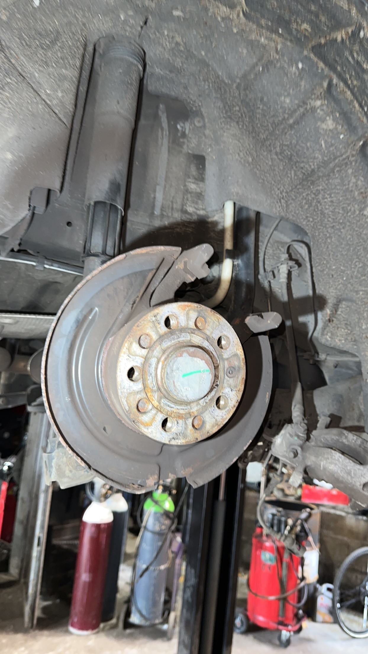 Redline car service centre, photograph 7.